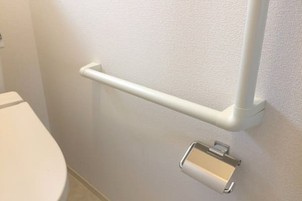 【画像付き】トイレに適した手すりの種類は4つ